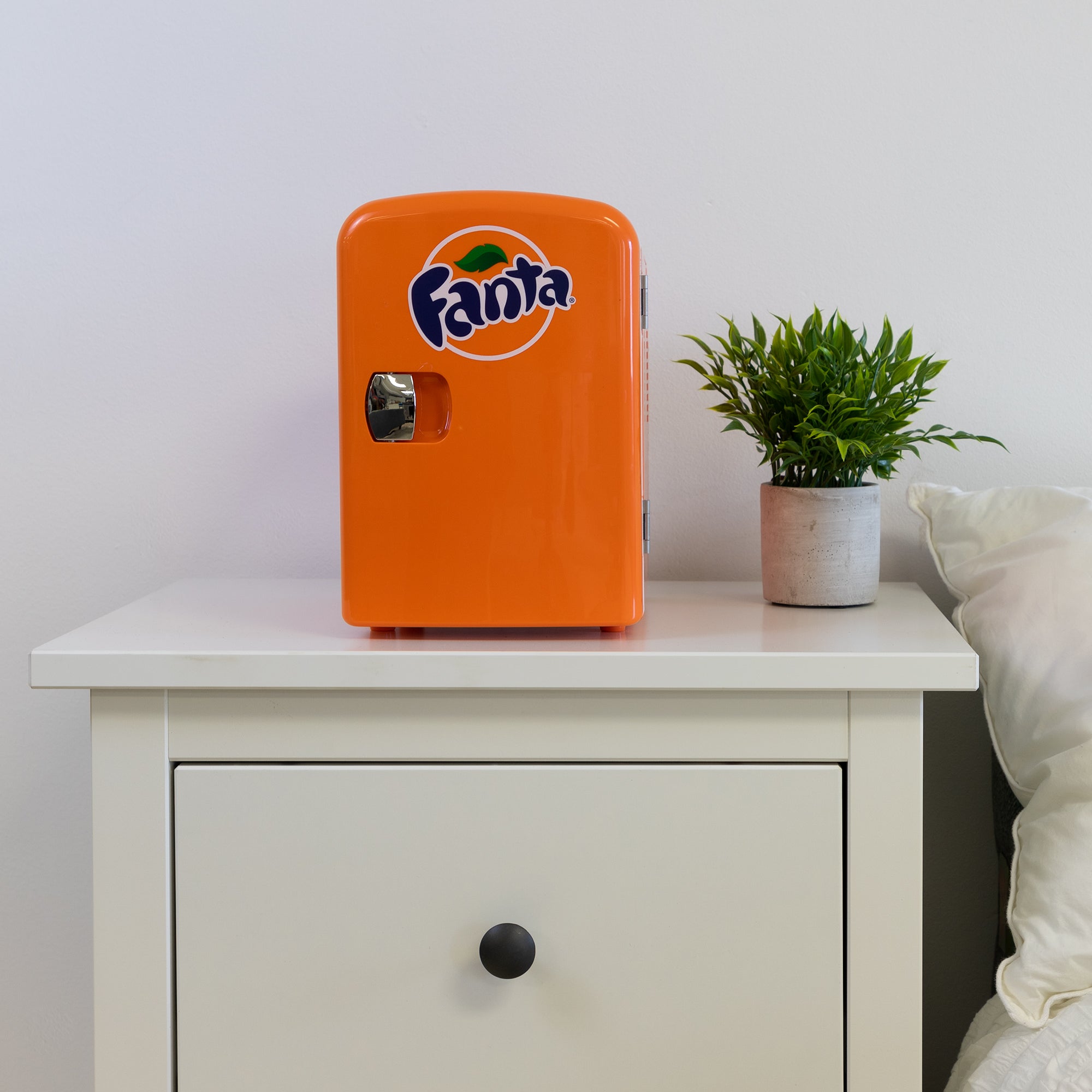 coca-cola-fanta-mini-fridge-6-can-cooler-and-warmer