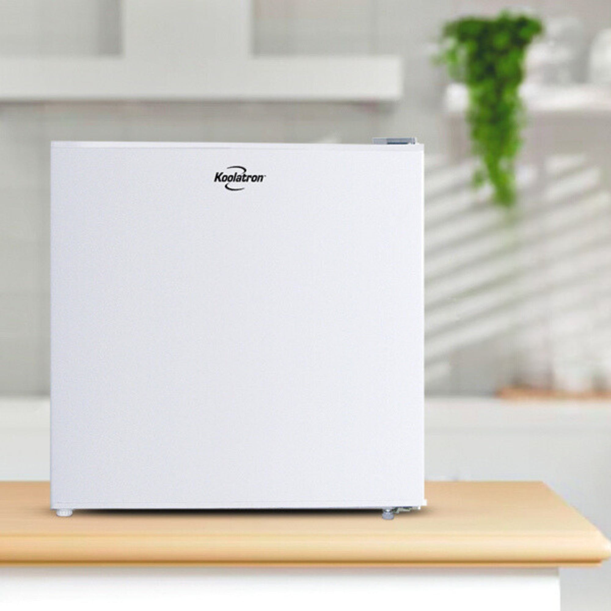 Koolatron Compressor Compact Fridge with Freezer | 1.7 cu ft (47L