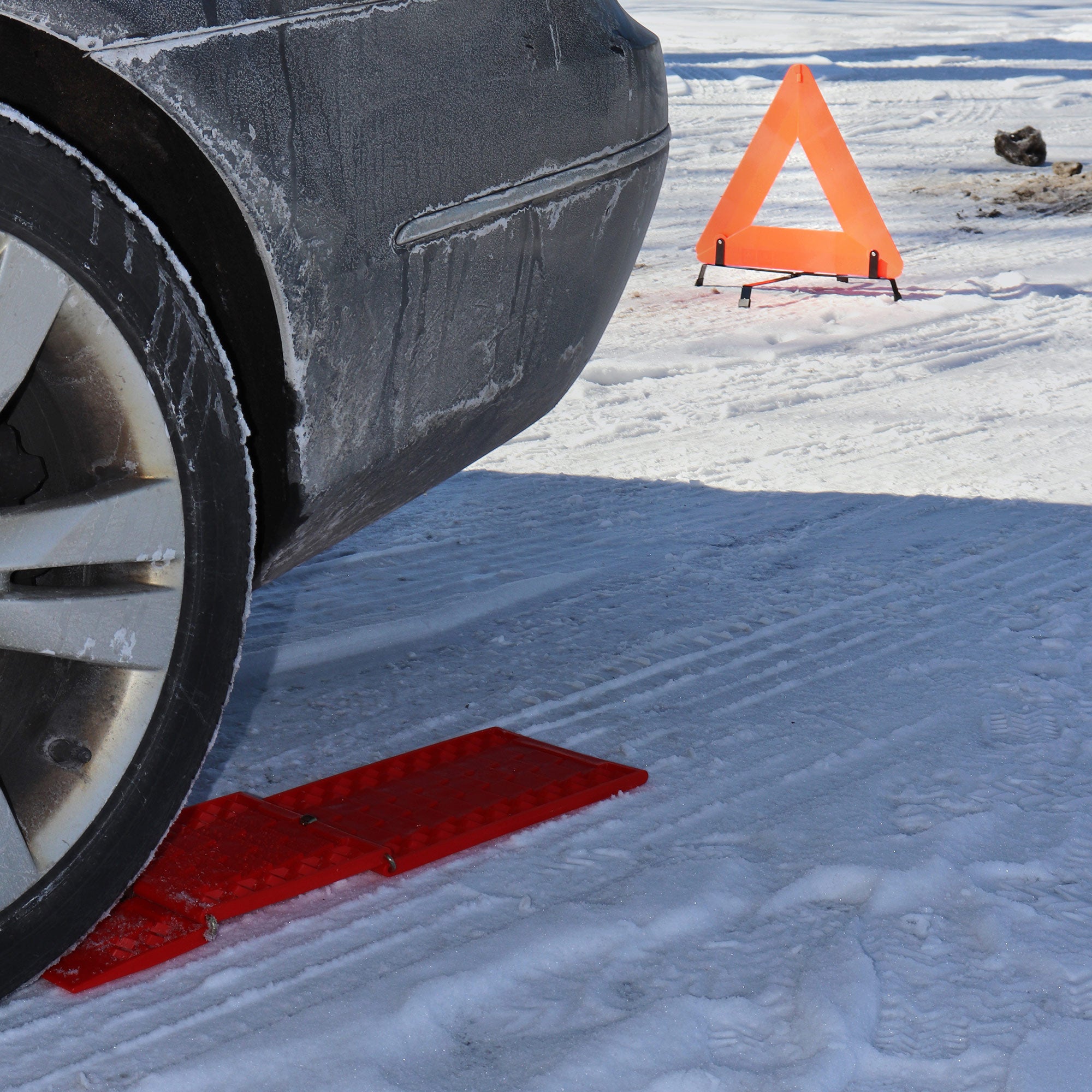 Oskar 3 Piece Vehicle Emergency Kit | Tire Traction Mats