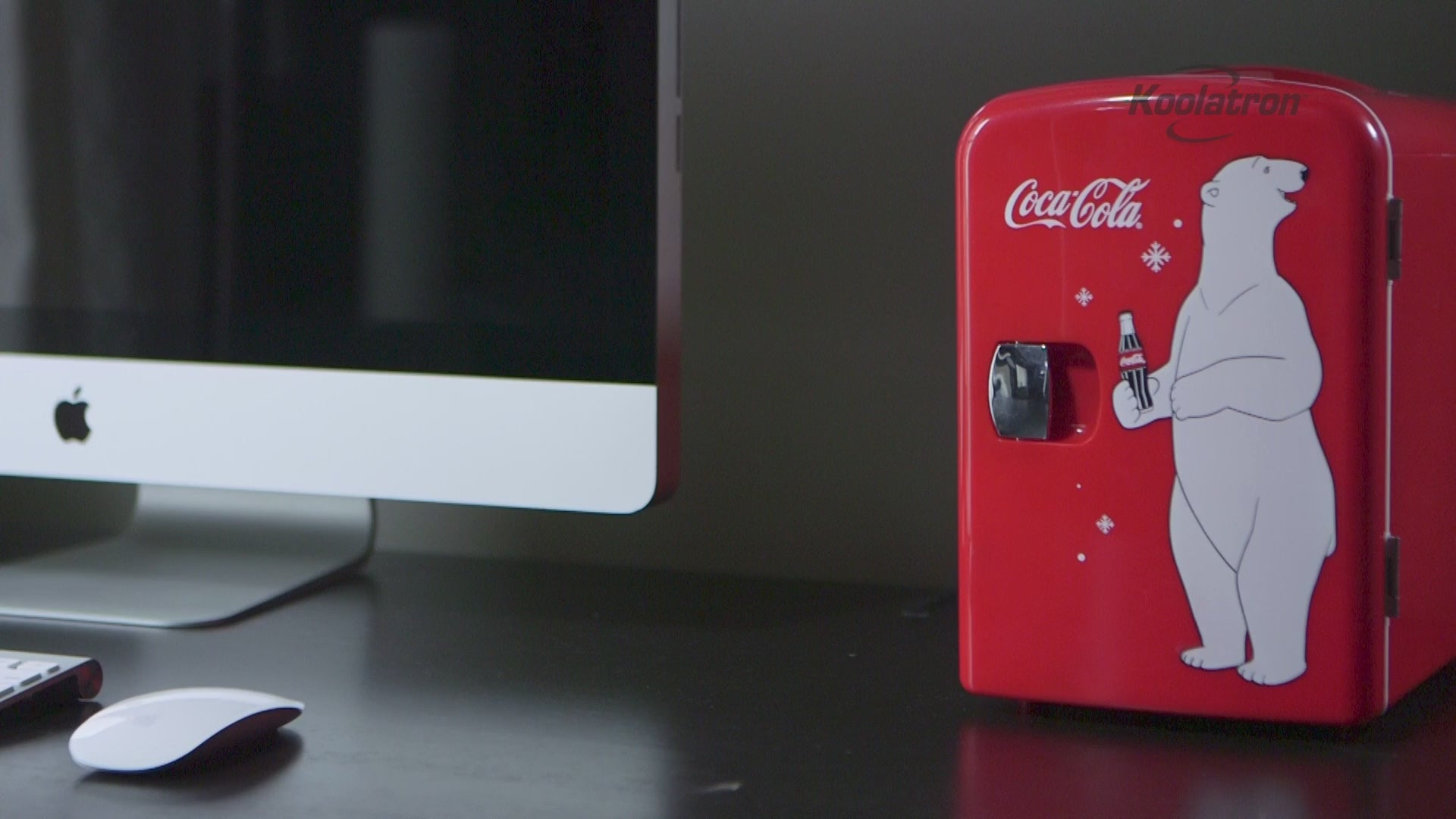 coca-cola-polar-bear-mini-fridge-cooler-and-warmer