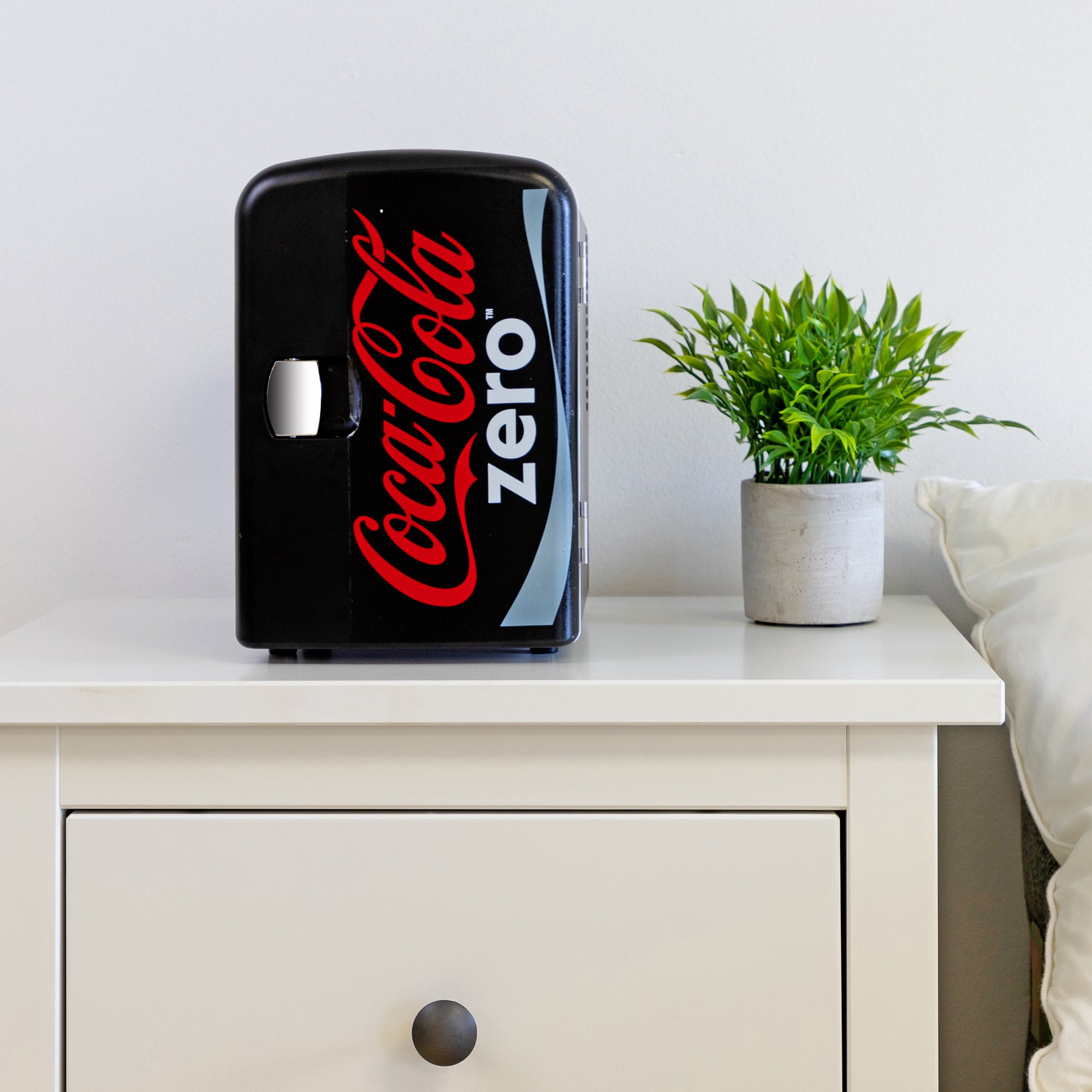 Coca-Cola Coke Zero Mini Fridge | Cooler/Warmer | 4L | Black